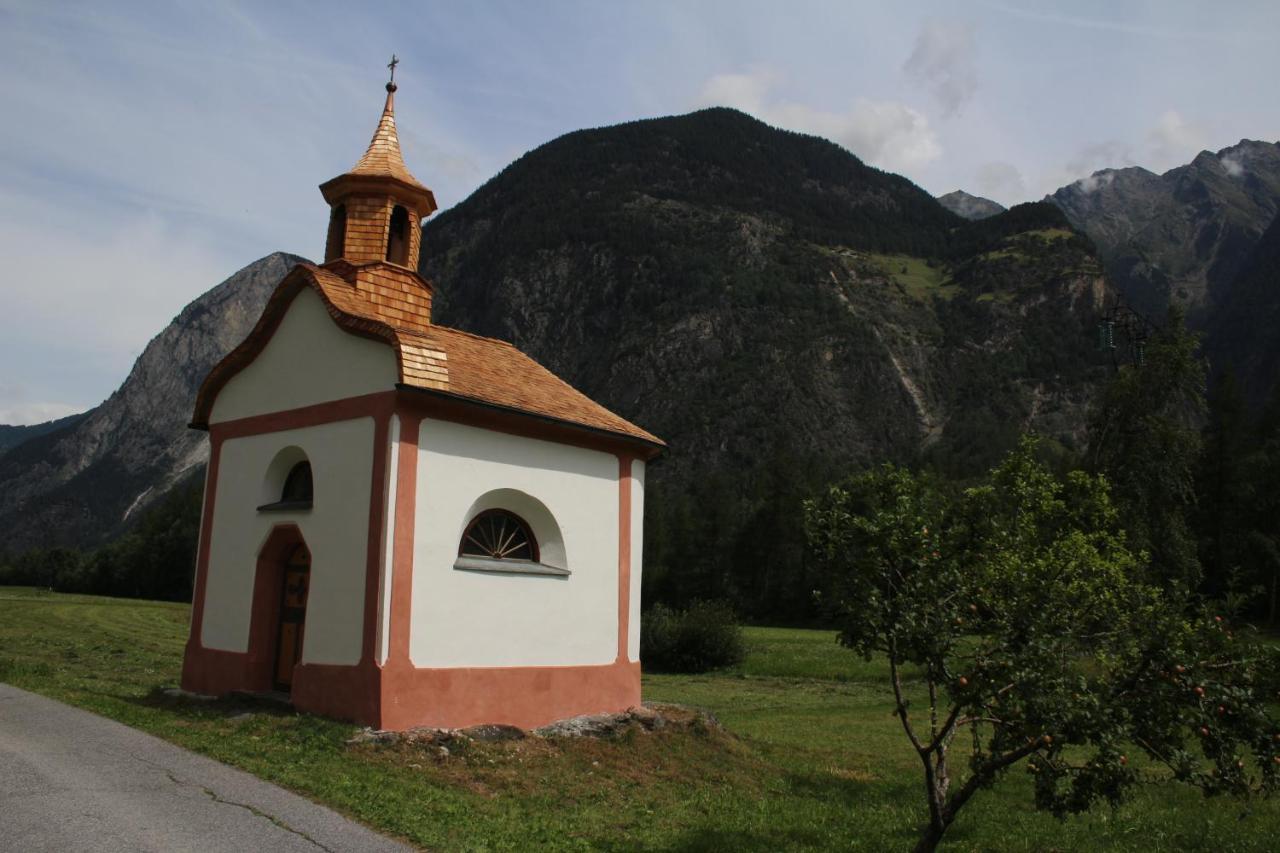 Michelas - Hof Umhausen Exterior photo